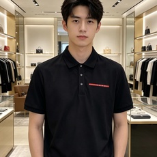 Prada 普拉达 2026ss春夏新款首发专柜最新POLO衫 高端订制 设计前卫时尚!品牌logo重工 Prada 普拉达 2026ss春夏新款首发专柜最新POLO衫 高端订制 设计前卫时尚!品牌logo重工