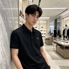 Prada 普拉达 2026ss春夏新款首发专柜最新POLO衫 高端订制 设计前卫时尚!品牌logo重工 Prada 普拉达 2026ss春夏新款首发专柜最新POLO衫 高端订制 设计前卫时尚!品牌logo重工