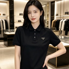 Prada 普拉达 2026ss春夏新款首发专柜最新POLO衫 高端订制 设计前卫时尚!品牌logo重工 Prada 普拉达 2026ss春夏新款首发专柜最新POLO衫 高端订制 设计前卫时尚!品牌logo重工