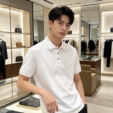 LV 2026ss夏季新款 logo男士翻领Polo衫!经典商务男款,高端男装的天花板级别的商务男款!简 LV 2026ss夏季新款 logo男士翻领Polo衫!经典商务男款,高端男装的天花板级别的商务男款!简