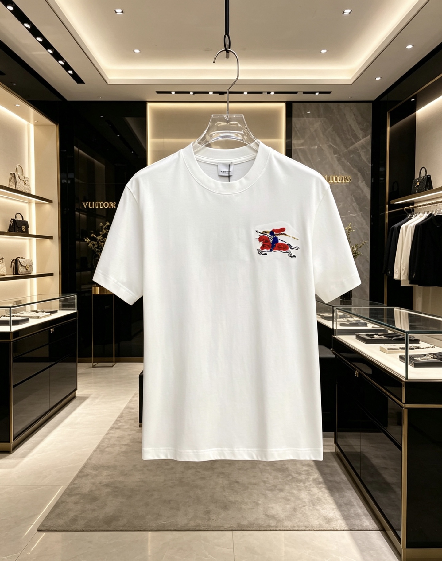 NO:847451,Burberry 2026ss new spring and summer new debut counter latest short-sleeved round neck T-shirt high-end custom design avant-garde fashion!  The brand logo is designed with heavy craftsmanship. High-end customized pure cotton fabric. Soft to the touch. Comfortable to wear. Exquisite stitching at the counter level. Fine workmanship. The upper body effect is incomparably handsome!  A must-have item for a stylish man!  Color Black White Size S-XXL,,burberry,burberry,T-shirt,tees,t-shirt,19860909Burberry 巴宝莉 2026ss 春夏新款首发专柜最新款短袖圆领T恤 高端订制 设计前卫时尚！品牌logo重工艺设计 高端定制纯棉面料.手感柔软.穿着舒适.专柜级别精致车线.做工精细.上身效果无敌帅气！型男必备单品！ 颜色黑色 白色 码数S-XXL,,burberry,burberry,T-shirt,tees，t-shirt,,Men's clothing