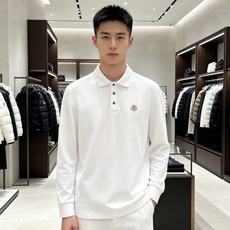 Moncler 2026秋冬蒙口长袖Polo衫 重磅珠地面料,挺括不粘身,春秋单穿、冬季内搭羽绒服都合适 经典翻领+三粒 Moncler 2026秋冬蒙口长袖Polo衫 重磅珠地面料,挺括不粘身,春秋单穿、冬季内搭羽绒服都合适 经典翻领+三粒
