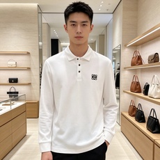 ✨Loewe 罗意威 2026秋冬新款刺绣长袖Polo,细腻珠地棉面料,透气挺括,久穿不易起皱变形 经典翻领三粒扣,版型 ✨Loewe 罗意威 2026秋冬新款刺绣长袖Polo,细腻珠地棉面料,透气挺括,久穿不易起皱变形 经典翻领三粒扣,版型