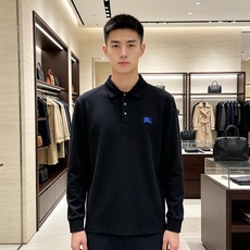 Burberry 巴宝莉 2026秋冬蓝标战马长袖Polo 高密珠地棉面料,软糯透气,上身挺括有型,反复洗不易起球发白 Burberry 巴宝莉 2026秋冬蓝标战马长袖Polo 高密珠地棉面料,软糯透气,上身挺括有型,反复洗不易起球发白
