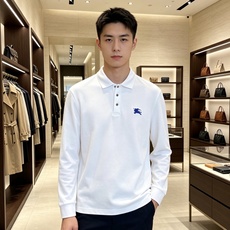 Burberry 巴宝莉 2026秋冬蓝标战马长袖Polo 高密珠地棉面料,软糯透气,上身挺括有型,反复洗不易起球发白 Burberry 巴宝莉 2026秋冬蓝标战马长袖Polo 高密珠地棉面料,软糯透气,上身挺括有型,反复洗不易起球发白