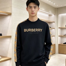 Burberry 巴宝莉 2026秋冬新款圆领卫衣 空气层面料,挺括垂顺不易变形 袖子经典格纹拼接,胸前格纹字母贴布刺绣 Burberry 巴宝莉 2026秋冬新款圆领卫衣 空气层面料,挺括垂顺不易变形 袖子经典格纹拼接,胸前格纹字母贴布刺绣