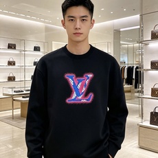 Louis Vuitton 路易威登 2026春夏粉蓝喷绘老花LV标识圆领卫衣 原版辅料完整复刻,高品质空气层面料,柔软 Louis Vuitton 路易威登 2026春夏粉蓝喷绘老花LV标识圆领卫衣 原版辅料完整复刻,高品质空气层面料,柔软