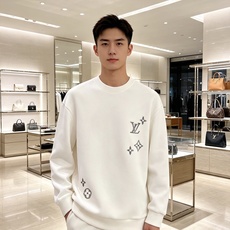 LOUIS VUITTON 路易威登 lv2026秋冬新款圆领卫衣 甄选高密空气层面料,挺括有型 错落渐变LV四叶草刺绣 LOUIS VUITTON 路易威登 lv2026秋冬新款圆领卫衣 甄选高密空气层面料,挺括有型 错落渐变LV四叶草刺绣