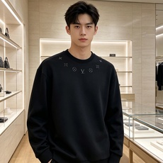 LOUIS VUITTON 路易威登 lv2026秋冬新款圆领卫衣 甄选高密空气层面料,柔软亲肤,不易起皱变形 领口环绕 LOUIS VUITTON 路易威登 lv2026秋冬新款圆领卫衣 甄选高密空气层面料,柔软亲肤,不易起皱变形 领口环绕