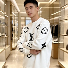 Louis Vuitton 路易威登 lv2026秋冬新款水墨晕染满印老花圆领卫衣 原版五金辅料完整复刻,高品质空气层面 Louis Vuitton 路易威登 lv2026秋冬新款水墨晕染满印老花圆领卫衣 原版五金辅料完整复刻,高品质空气层面