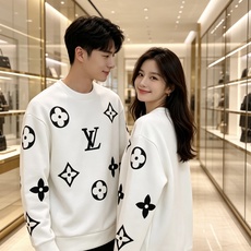Louis Vuitton 路易威登 lv2026秋冬新款水墨晕染满印老花圆领卫衣 原版五金辅料完整复刻,高品质空气层面 Louis Vuitton 路易威登 lv2026秋冬新款水墨晕染满印老花圆领卫衣 原版五金辅料完整复刻,高品质空气层面