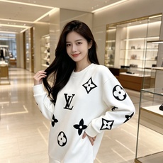 Louis Vuitton 路易威登 lv2026秋冬新款水墨晕染满印老花圆领卫衣 原版五金辅料完整复刻,高品质空气层面 Louis Vuitton 路易威登 lv2026秋冬新款水墨晕染满印老花圆领卫衣 原版五金辅料完整复刻,高品质空气层面
