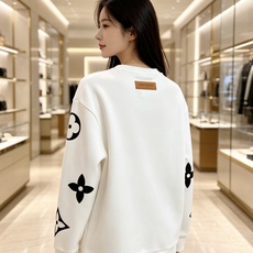 Louis Vuitton 路易威登 lv2026秋冬新款水墨晕染满印老花圆领卫衣 原版五金辅料完整复刻,高品质空气层面 Louis Vuitton 路易威登 lv2026秋冬新款水墨晕染满印老花圆领卫衣 原版五金辅料完整复刻,高品质空气层面