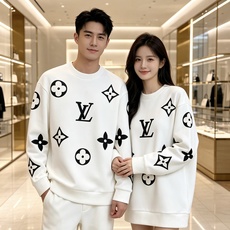 Louis Vuitton 路易威登 lv2026秋冬新款水墨晕染满印老花圆领卫衣 原版五金辅料完整复刻,高品质空气层面 Louis Vuitton 路易威登 lv2026秋冬新款水墨晕染满印老花圆领卫衣 原版五金辅料完整复刻,高品质空气层面