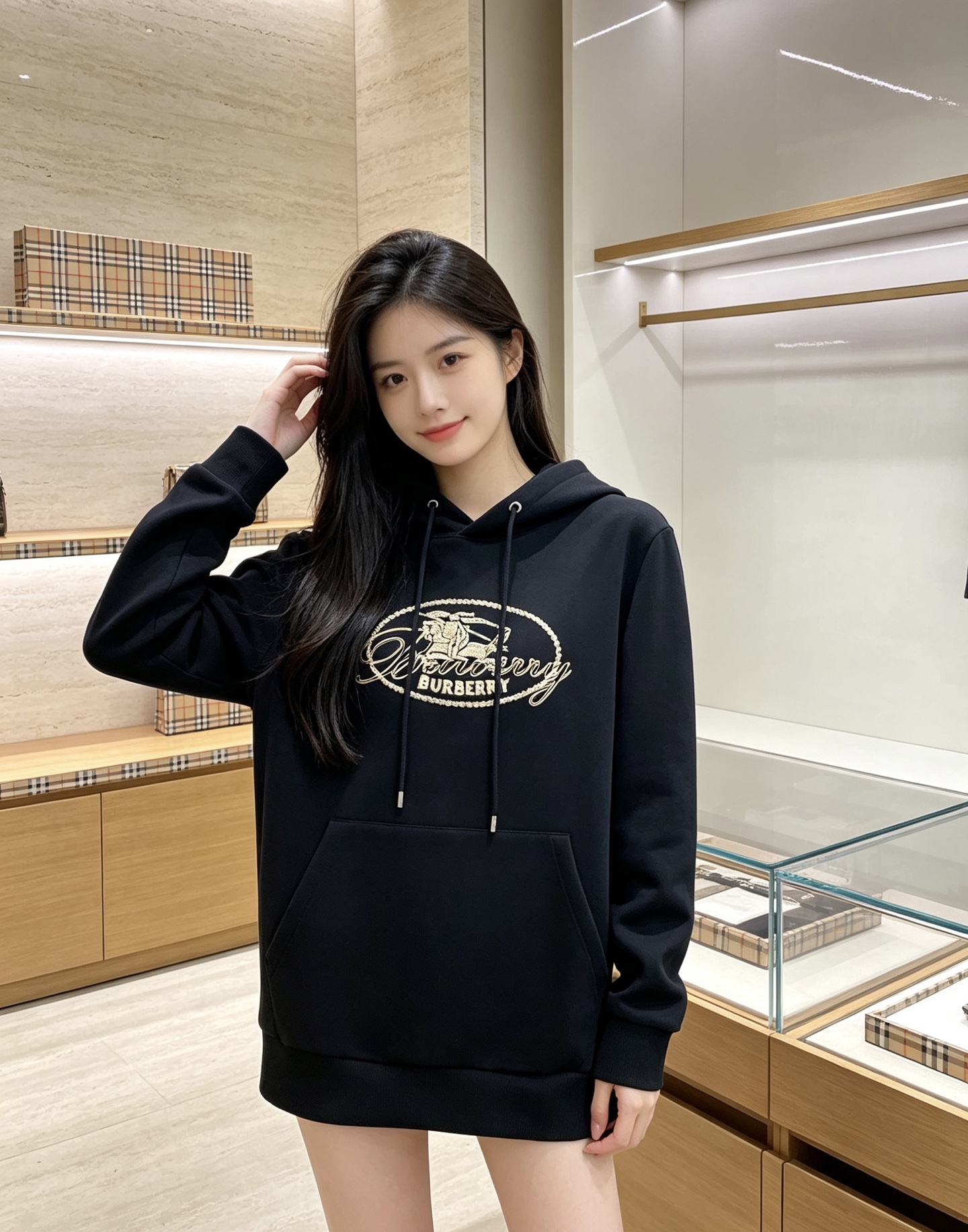BURBERRY 巴宝莉 2026秋冬新款连帽卫衣 甄选高密空气层面料，柔软亲肤，不易起皱变形 胸前椭圆复古字母战马印花