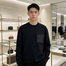 Louis Vuitton 路易威登 2026秋冬新款暗纹老花贴袋圆领卫衣 lv原版五金辅料完整复刻,高品质空气层面料, Louis Vuitton 路易威登 2026秋冬新款暗纹老花贴袋圆领卫衣 lv原版五金辅料完整复刻,高品质空气层面料,