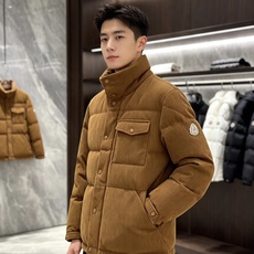 Moncler 蒙口 2026秋冬新款灯芯绒立领羽绒服,90新国标白鸭绒 全套原版定制五金,纽扣、袖标细节高度还原 复古 Moncler 蒙口 2026秋冬新款灯芯绒立领羽绒服,90新国标白鸭绒 全套原版定制五金,纽扣、袖标细节高度还原 复古