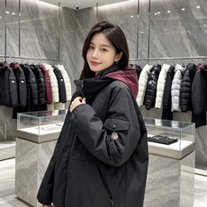 MONCLER|盟可睐 蒙口2026秋冬连帽羽绒服, 全套原版定制五金,拉链、袖标细节还原到位 防风抗皱功能性面料,撞色 MONCLER|盟可睐 蒙口2026秋冬连帽羽绒服, 全套原版定制五金,拉链、袖标细节还原到位 防风抗皱功能性面料,撞色