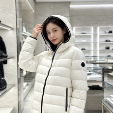 Moncler 蒙口 2026秋冬新款重磅上新羽绒服 甄选90新国标白鸭绒,高蓬松度,防寒性能出色 全套原版五金,拉链、 Moncler 蒙口 2026秋冬新款重磅上新羽绒服 甄选90新国标白鸭绒,高蓬松度,防寒性能出色 全套原版五金,拉链、