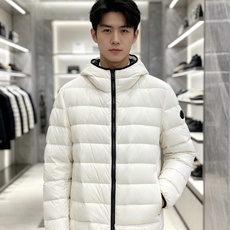 Moncler 蒙口 2026秋冬新款重磅上新羽绒服 甄选90新国标白鸭绒,高蓬松度,防寒性能出色 全套原版五金,拉链、 Moncler 蒙口 2026秋冬新款重磅上新羽绒服 甄选90新国标白鸭绒,高蓬松度,防寒性能出色 全套原版五金,拉链、