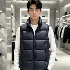 Moncler|盟可睐 蒙口 2026秋冬新款重磅上新羽绒服 甄选90新国标白鸭绒,蓬松轻盈,锁温性能优越 配备全套原版 Moncler|盟可睐 蒙口 2026秋冬新款重磅上新羽绒服 甄选90新国标白鸭绒,蓬松轻盈,锁温性能优越 配备全套原版