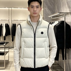 Moncler|盟可睐 蒙口 2026秋冬新款重磅上新羽绒服 甄选90新国标白鸭绒,蓬松轻盈,锁温性能优越 配备全套原版 Moncler|盟可睐 蒙口 2026秋冬新款重磅上新羽绒服 甄选90新国标白鸭绒,蓬松轻盈,锁温性能优越 配备全套原版