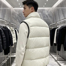 Moncler|盟可睐 蒙口 2026秋冬新款重磅上新羽绒服 甄选90新国标白鸭绒,蓬松轻盈,锁温性能优越 配备全套原版 Moncler|盟可睐 蒙口 2026秋冬新款重磅上新羽绒服 甄选90新国标白鸭绒,蓬松轻盈,锁温性能优越 配备全套原版
