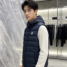 Moncler|盟可睐 蒙口 2026秋冬新款重磅上新羽绒服 甄选90新国标白鸭绒,轻盈蓬松,保暖性出色 全套原版五金拉 Moncler|盟可睐 蒙口 2026秋冬新款重磅上新羽绒服 甄选90新国标白鸭绒,轻盈蓬松,保暖性出色 全套原版五金拉