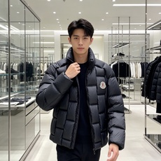 Moncler 蒙口 2026秋冬立领羽绒服上新 方格分仓锁绒,蓬松保暖不跑绒,上身轻盈不臃肿 加高立领+双头拉链防风, Moncler 蒙口 2026秋冬立领羽绒服上新 方格分仓锁绒,蓬松保暖不跑绒,上身轻盈不臃肿 加高立领+双头拉链防风,