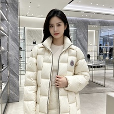 Moncler 蒙口 2026秋冬立领羽绒服上新 方格分仓锁绒,蓬松保暖不跑绒,上身轻盈不臃肿 加高立领+双头拉链防风, Moncler 蒙口 2026秋冬立领羽绒服上新 方格分仓锁绒,蓬松保暖不跑绒,上身轻盈不臃肿 加高立领+双头拉链防风,