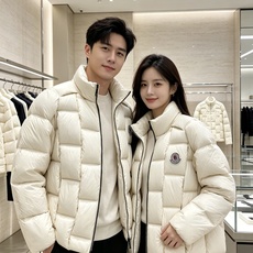 Moncler 蒙口 2026秋冬立领羽绒服上新 方格分仓锁绒,蓬松保暖不跑绒,上身轻盈不臃肿 加高立领+双头拉链防风, Moncler 蒙口 2026秋冬立领羽绒服上新 方格分仓锁绒,蓬松保暖不跑绒,上身轻盈不臃肿 加高立领+双头拉链防风,