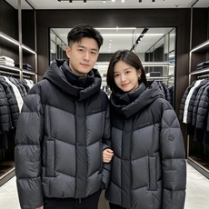 Moncler 蒙口 2026秋冬新款黑灰拼色连帽短款加厚羽绒服 撞色拼接V型分格充绒,蓬松度充足,锁绒不跑棉,御寒能力 Moncler 蒙口 2026秋冬新款黑灰拼色连帽短款加厚羽绒服 撞色拼接V型分格充绒,蓬松度充足,锁绒不跑棉,御寒能力