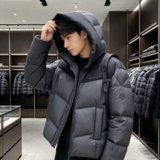 Moncler 蒙口 2026秋冬新款黑灰拼色连帽短款加厚羽绒服 撞色拼接V型分格充绒,蓬松度充足,锁绒不跑棉,御寒能力 Moncler 蒙口 2026秋冬新款黑灰拼色连帽短款加厚羽绒服 撞色拼接V型分格充绒,蓬松度充足,锁绒不跑棉,御寒能力