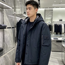 Prada 普拉达 2026秋冬新款工装连帽短款羽绒服外套,防风梭织面料,挺括抗皱,防水耐穿 可拆卸立体连帽,秋冬大风天 Prada 普拉达 2026秋冬新款工装连帽短款羽绒服外套,防风梭织面料,挺括抗皱,防水耐穿 可拆卸立体连帽,秋冬大风天