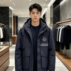 Moncler × Pharrell Williams 蒙口联名工装连帽羽绒服|2026秋冬 Polartec防风面料+ Moncler × Pharrell Williams 蒙口联名工装连帽羽绒服|2026秋冬 Polartec防风面料+
