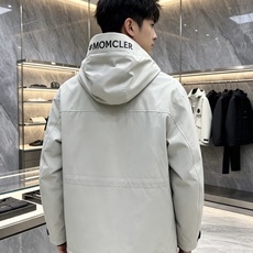Moncler × Pharrell Williams 蒙口联名工装连帽羽绒服|2026秋冬 Polartec防风面料+ Moncler × Pharrell Williams 蒙口联名工装连帽羽绒服|2026秋冬 Polartec防风面料+