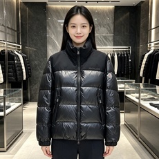 Moncler 蒙口 2026秋冬立领拼接羽绒服 甄选90新国标白鸭绒,充绒饱满,御寒不臃肿 哑光面料搭配亮面羽绒料撞色 Moncler 蒙口 2026秋冬立领拼接羽绒服 甄选90新国标白鸭绒,充绒饱满,御寒不臃肿 哑光面料搭配亮面羽绒料撞色