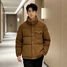Moncler 蒙口 2026秋冬新款灯芯绒立领羽绒服,90新国标白鸭绒 全套原版定制五金,纽扣、袖标细节高度还原 复古 Moncler 蒙口 2026秋冬新款灯芯绒立领羽绒服,90新国标白鸭绒 全套原版定制五金,纽扣、袖标细节高度还原 复古