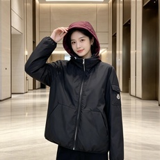 MONCLER|盟可睐 蒙口2026秋冬连帽羽绒服, 全套原版定制五金,拉链、袖标细节还原到位 防风抗皱功能性面料,撞色 MONCLER|盟可睐 蒙口2026秋冬连帽羽绒服, 全套原版定制五金,拉链、袖标细节还原到位 防风抗皱功能性面料,撞色