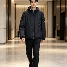 MONCLER|盟可睐 蒙口2026秋冬连帽羽绒服, 全套原版定制五金,拉链、袖标细节还原到位 防风抗皱功能性面料,撞色 MONCLER|盟可睐 蒙口2026秋冬连帽羽绒服, 全套原版定制五金,拉链、袖标细节还原到位 防风抗皱功能性面料,撞色