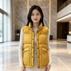 Moncler|盟可睐 2026秋冬新款蒙口 90新国标白鸭绒填充 原版五金配件,纽扣刺绣细节高度还原 立领羽绒马甲,双 Moncler|盟可睐 2026秋冬新款蒙口 90新国标白鸭绒填充 原版五金配件,纽扣刺绣细节高度还原 立领羽绒马甲,双
