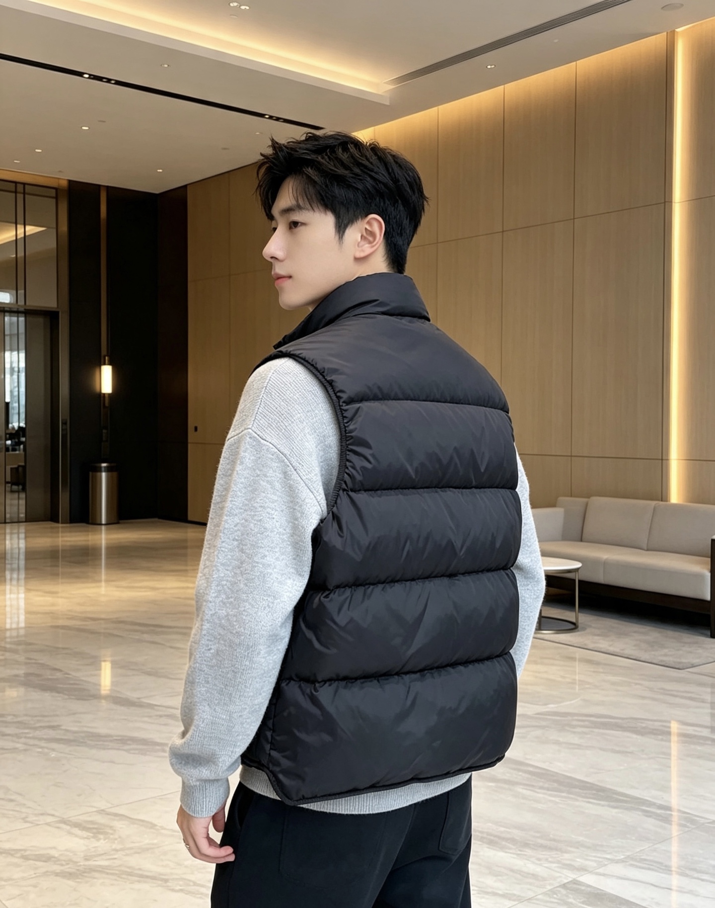 Prada 普拉达2026秋冬专柜同步新品发布,最新工装羽绒马甲出货,原版购入,无论面料及辅料,全部做到了1:1完美复刻 Prada 普拉达2026秋冬专柜同步新品发布,最新工装羽绒马甲出货,原版购入,无论面料及辅料,全部做到了1:1完美复刻