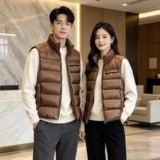 Prada 普拉达2026秋冬专柜同步新品发布,最新款羽绒马甲出货,全部原版购入,今年最新色,无论面料和辅料,真正做到了 Prada 普拉达2026秋冬专柜同步新品发布,最新款羽绒马甲出货,全部原版购入,今年最新色,无论面料和辅料,真正做到了