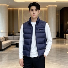 Prada 普拉达2026秋冬专柜同步新品发布,最新款羽绒马甲出货,全部原版购入,今年最新色,无论面料和辅料,真正做到了 Prada 普拉达2026秋冬专柜同步新品发布,最新款羽绒马甲出货,全部原版购入,今年最新色,无论面料和辅料,真正做到了