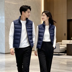 Prada 普拉达2026秋冬专柜同步新品发布,最新款羽绒马甲出货,全部原版购入,今年最新色,无论面料和辅料,真正做到了 Prada 普拉达2026秋冬专柜同步新品发布,最新款羽绒马甲出货,全部原版购入,今年最新色,无论面料和辅料,真正做到了