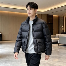 Prada 普拉达2026秋冬专柜同步新品发布,最新款羽绒服出货,全部原版购入,今年最新色,无论面料和辅料,真正做到了1 Prada 普拉达2026秋冬专柜同步新品发布,最新款羽绒服出货,全部原版购入,今年最新色,无论面料和辅料,真正做到了1