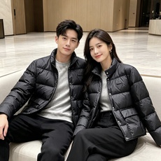 Prada 普拉达2026秋冬专柜同步新品发布,最新款羽绒服出货,全部原版购入,今年最新色,无论面料和辅料,真正做到了1 Prada 普拉达2026秋冬专柜同步新品发布,最新款羽绒服出货,全部原版购入,今年最新色,无论面料和辅料,真正做到了1
