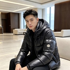 Moncler 蒙口2026秋冬新品发布,蒙口最新款亮光羽绒出货,柜上同步,面料及辅料全部订制,帽子可脱卸,面料涂层有股 Moncler 蒙口2026秋冬新品发布,蒙口最新款亮光羽绒出货,柜上同步,面料及辅料全部订制,帽子可脱卸,面料涂层有股