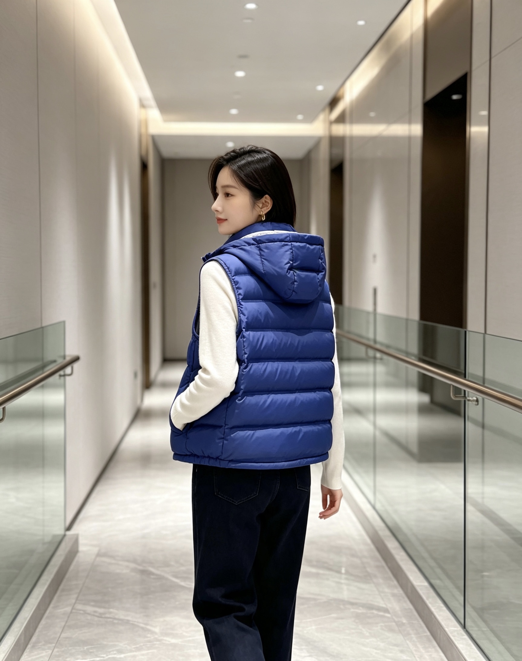 26秋冬新品发布，BC新款羽绒马甲出货，帽子可完全拆卸成立领，所有面料及辅料原版开模订制，质感超强，码数：48-56