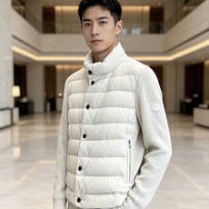 Moncler 蒙口 2026年秋冬新款羽绒服,针织拼接羽绒服采用新国标95白鸭绒,秋冬新品内搭神器!在国内羽绒黑色都是 Moncler 蒙口 2026年秋冬新款羽绒服,针织拼接羽绒服采用新国标95白鸭绒,秋冬新品内搭神器!在国内羽绒黑色都是